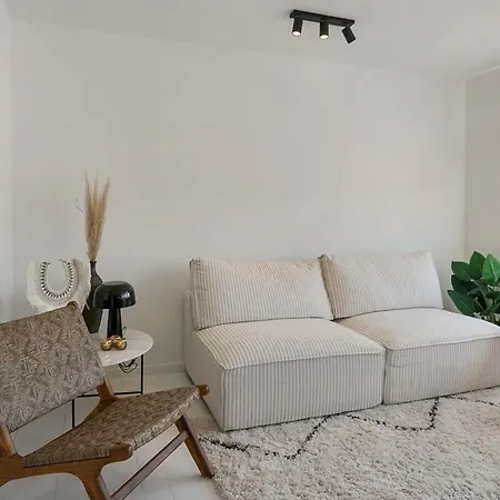Huswell - Lovely In - 10 Min From Beach Διαμέρισμα